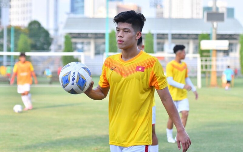 Nguyễn Đức Việt là cầu thủ trẻ nhưng đã thể hiện tốt bản lĩnh trên sân cỏ